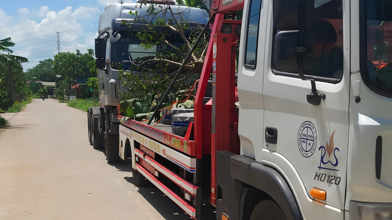 Dịch vụ cứu hộ xe tải Bình Dương xử lý sự cố xe chết máy, lật xe và va chạm 24/7 Dịch vụ cứu hộ xe tải Bình Dương xử lý sự cố xe chết máy, lật xe và va chạm 24/7