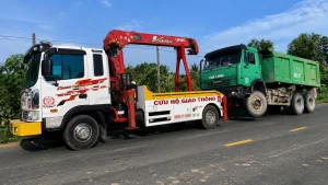 Cứu Hộ Xe Tải Bến Cát 24/7 – Giá Rẻ, Có Mặt Ngay Sau 15p